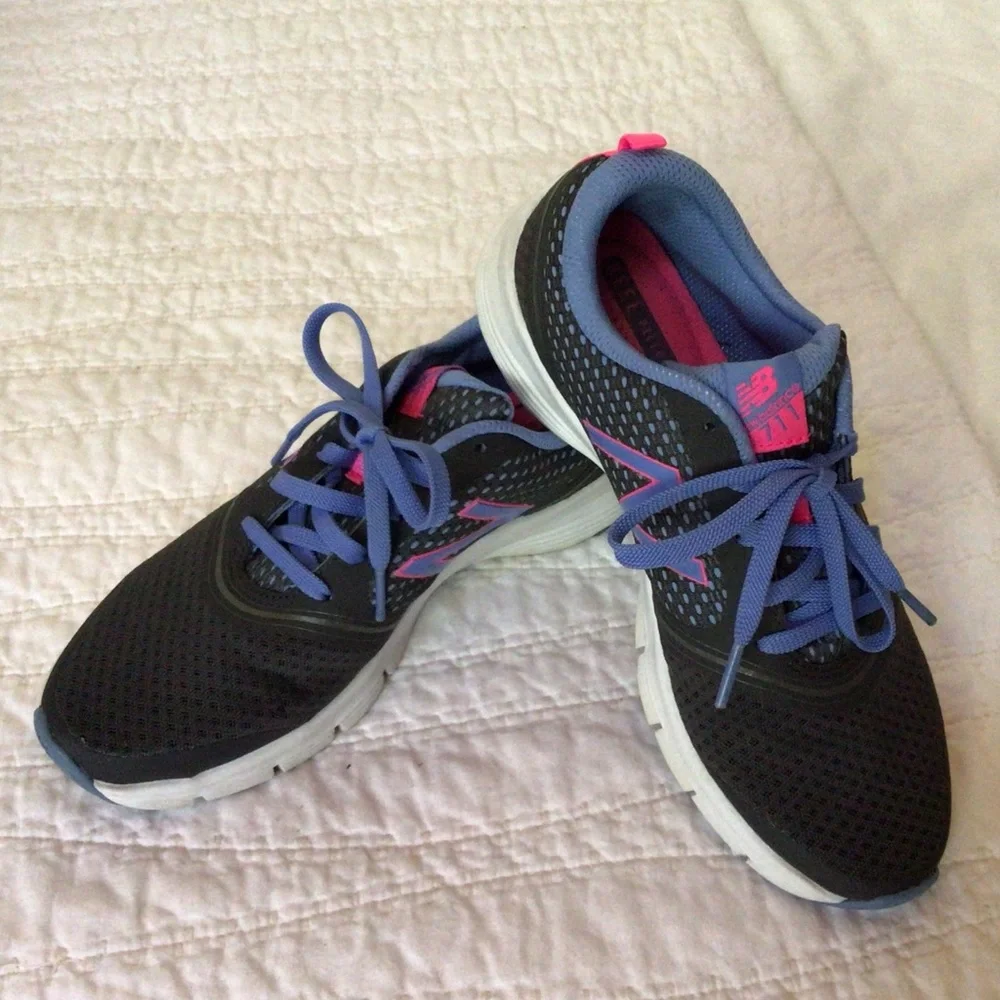 New Balance 711 Cush, Size 7.5 - Picture 6 of 7